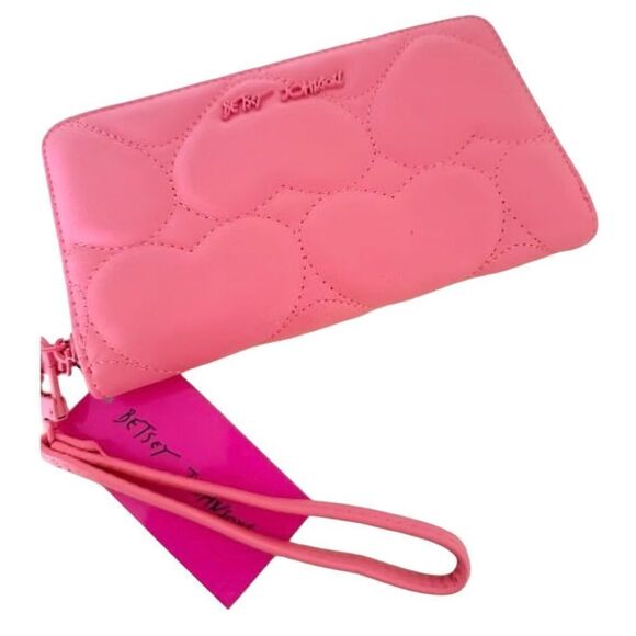 Betsey Johnson Pink Faux Leather Heart Quilted Boxed Z/A Wallet Wristlet Clutch - Picture 3 of 10